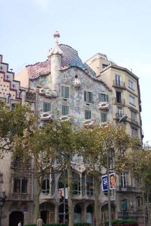 casa mila gaudi. Casa Batllo, or Batllo House,